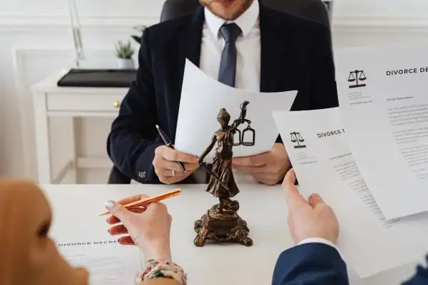 our fees Basildon from EH Mediation - image of couple in joint mediation meeting